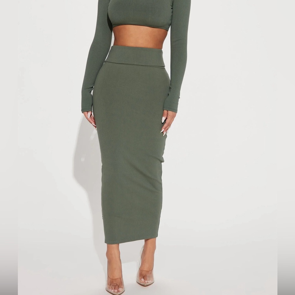 Fashion Nova Makena Snatched Maxi‎ Skirt NWT
